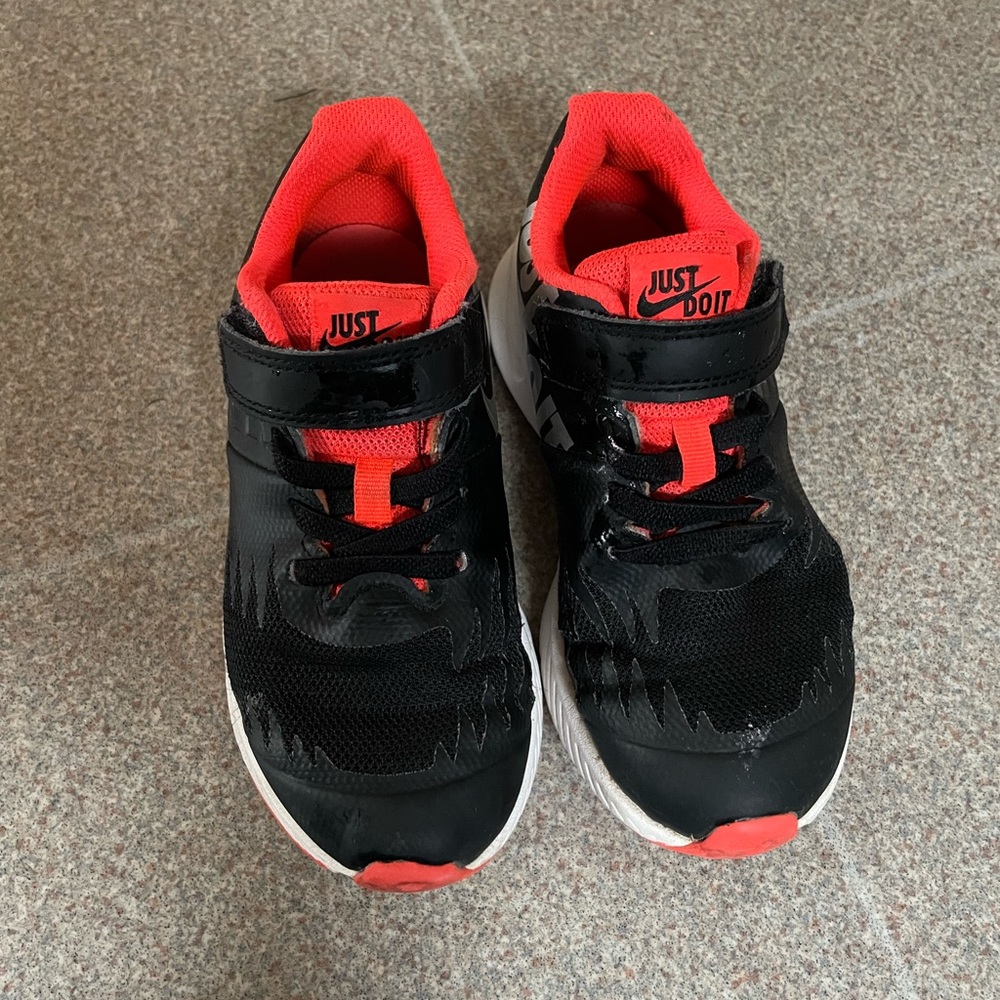 Nikes size 11